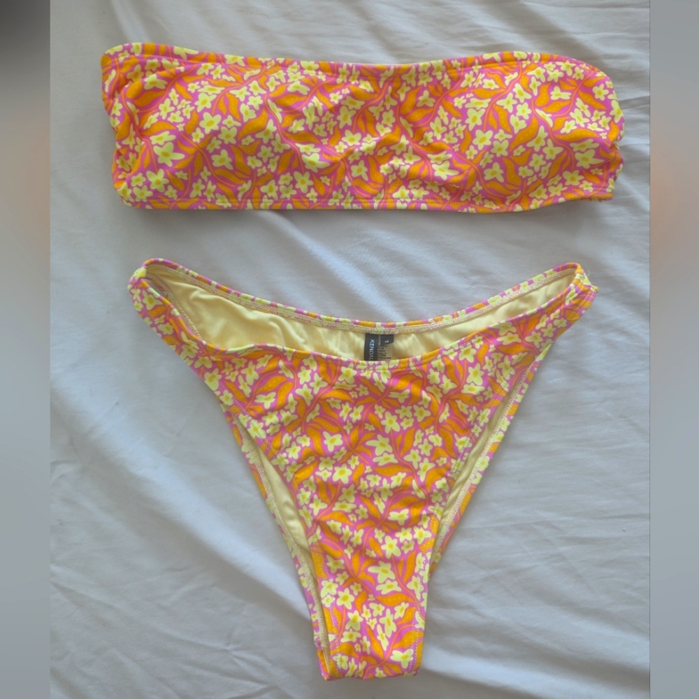 Kendall and Kylie Strapless Bikini